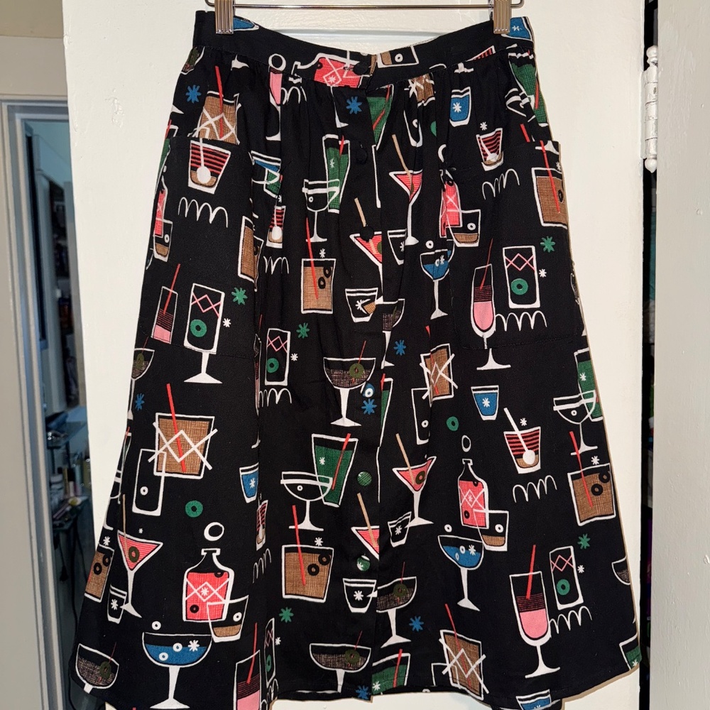 Lindy Bop - A-Line Button-Up Skirt with Cocktail Print (U.S. Size 16/UK Size 20)